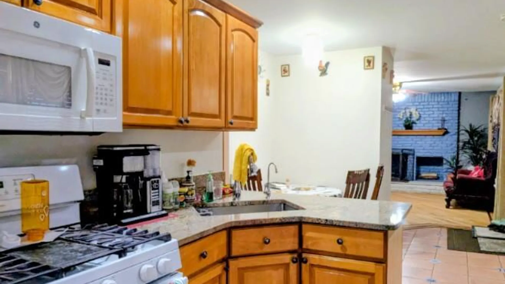 Property at 17 Grayley Place, Huntington Station, NY 11746 9