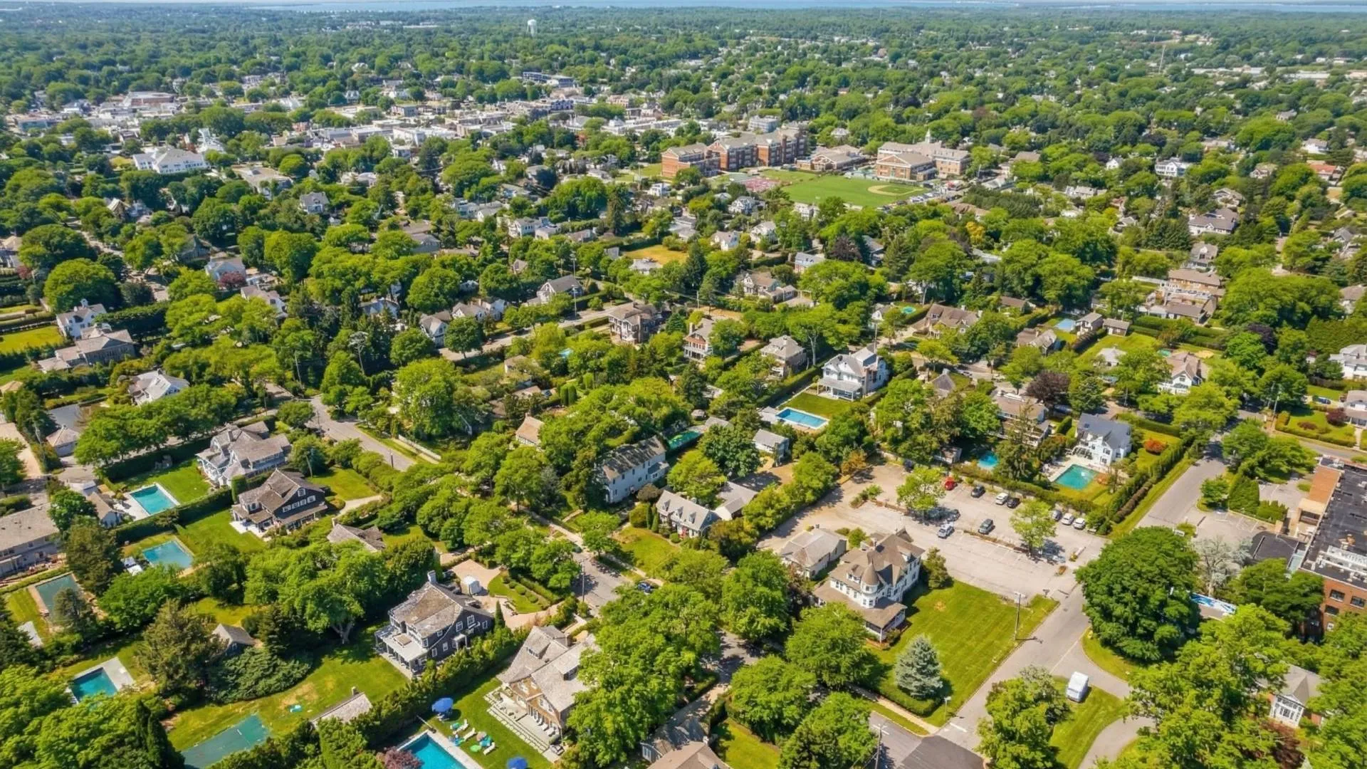 Property at 201 HERRICK RD, Southampton, NY 11968 27