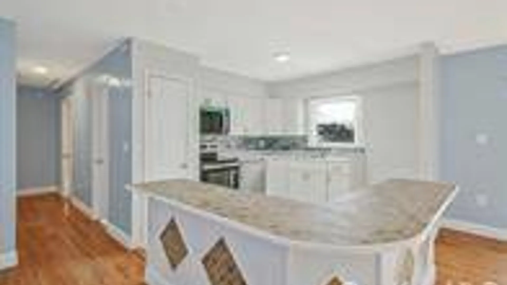 Property at 182 New York Ave, Bayshore, NY 11706 14