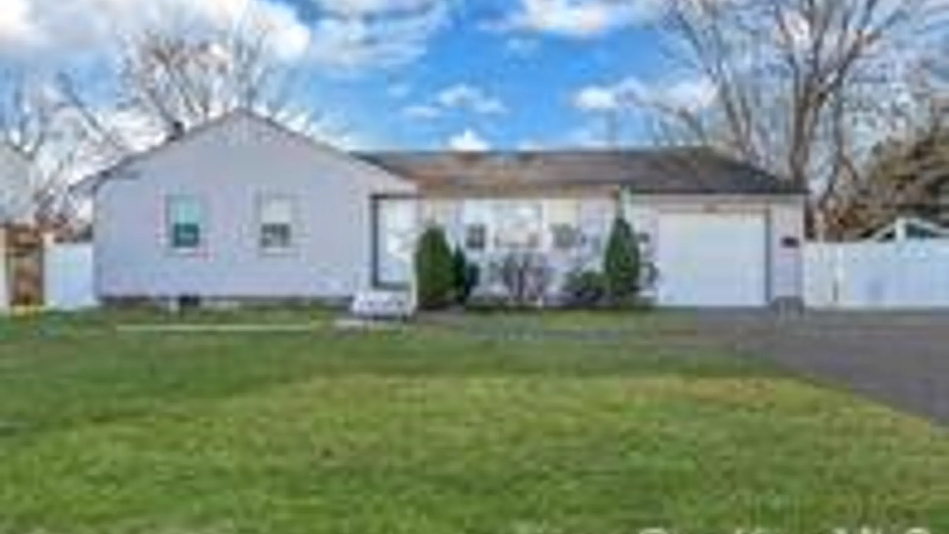 Property at 182 New York Ave, Bayshore, NY 11706 19