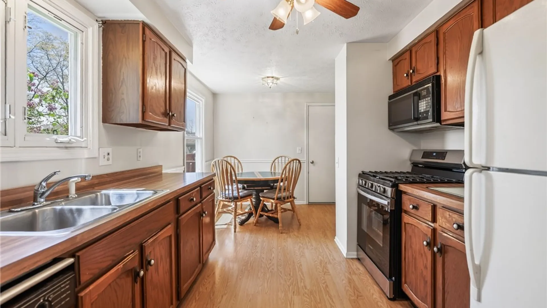 Property at 383 Pebbleview Drive, Greece, NY 14612 6
