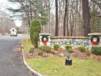 Property at 82 Fox Ct, Manorville, NY 11949