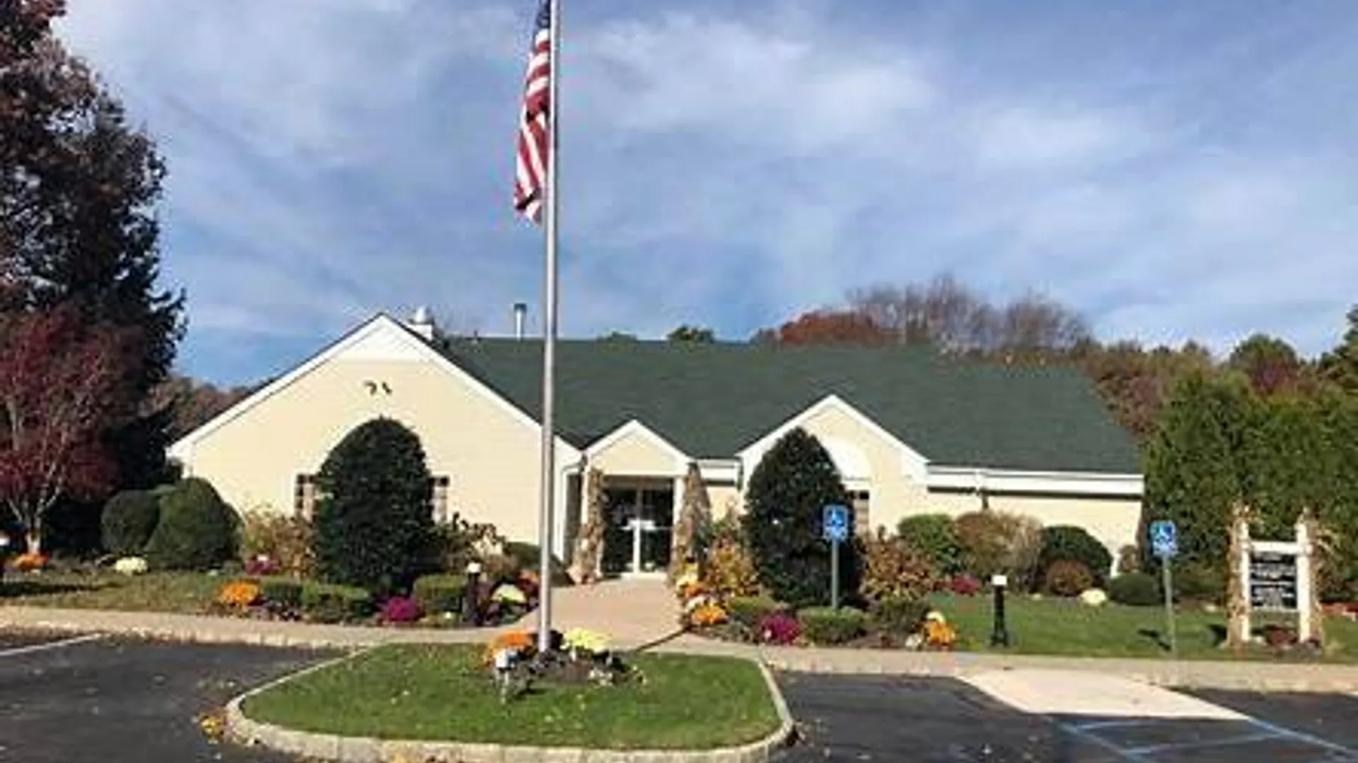 Property at 82 Fox Ct, Manorville, NY 11949 3