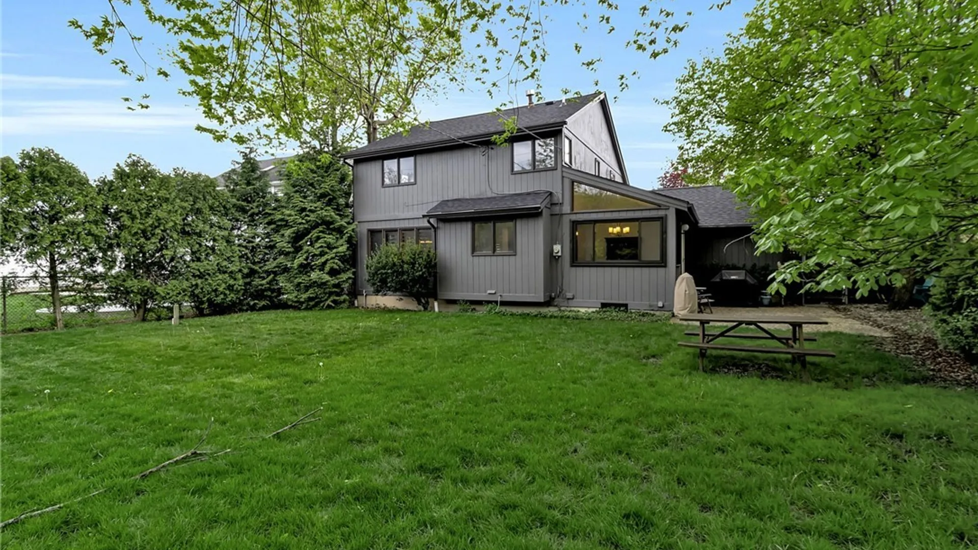 Property at 62 Rue Madeleine, Amherst, NY 14221 4