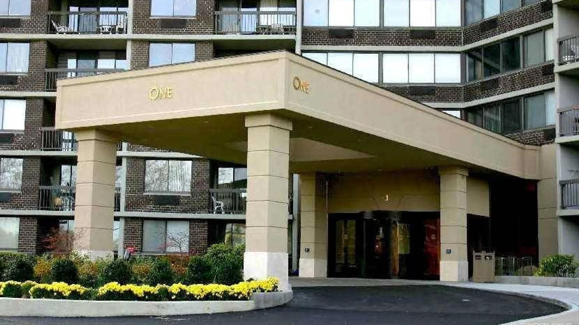 Property at 1 Bay Club Dr, Bayside, NY 11360 32