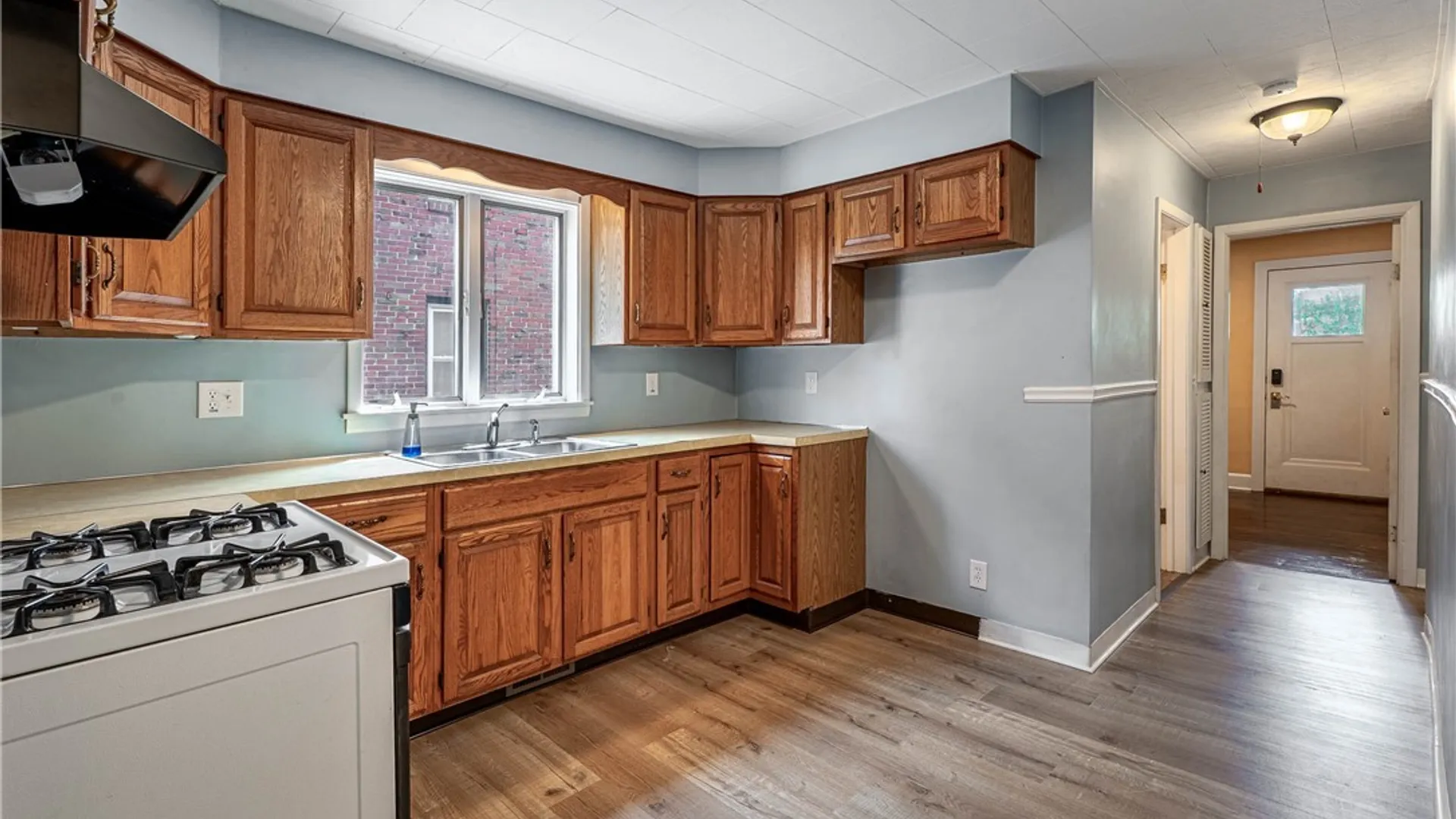 Property at 600 Englewood Avenue, Tonawanda, NY 14223 10