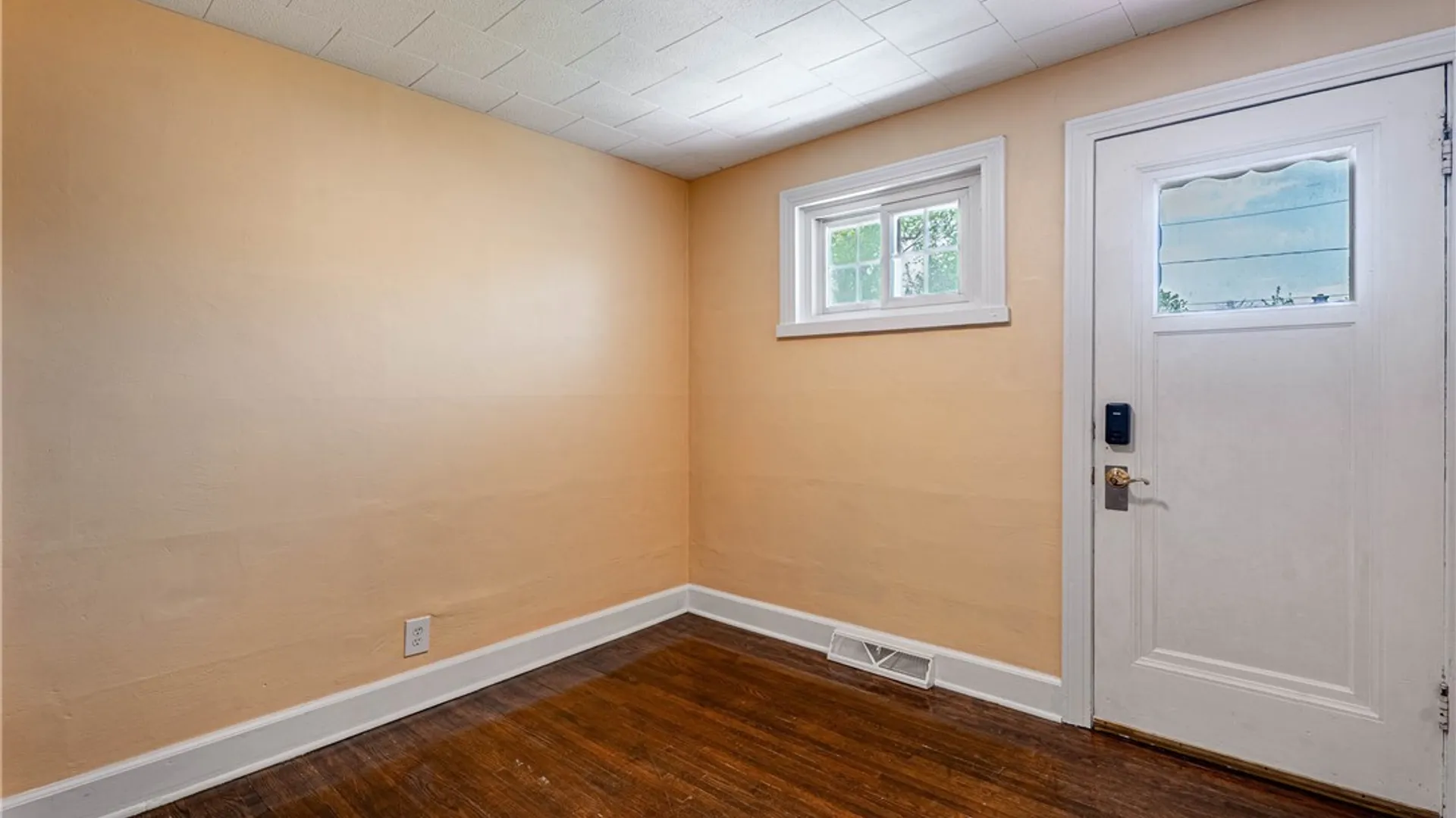 Property at 600 Englewood Avenue, Tonawanda, NY 14223 13