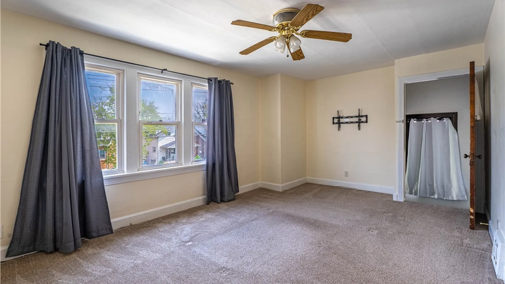 Property at 600 Englewood Avenue, Tonawanda, NY 14223 25