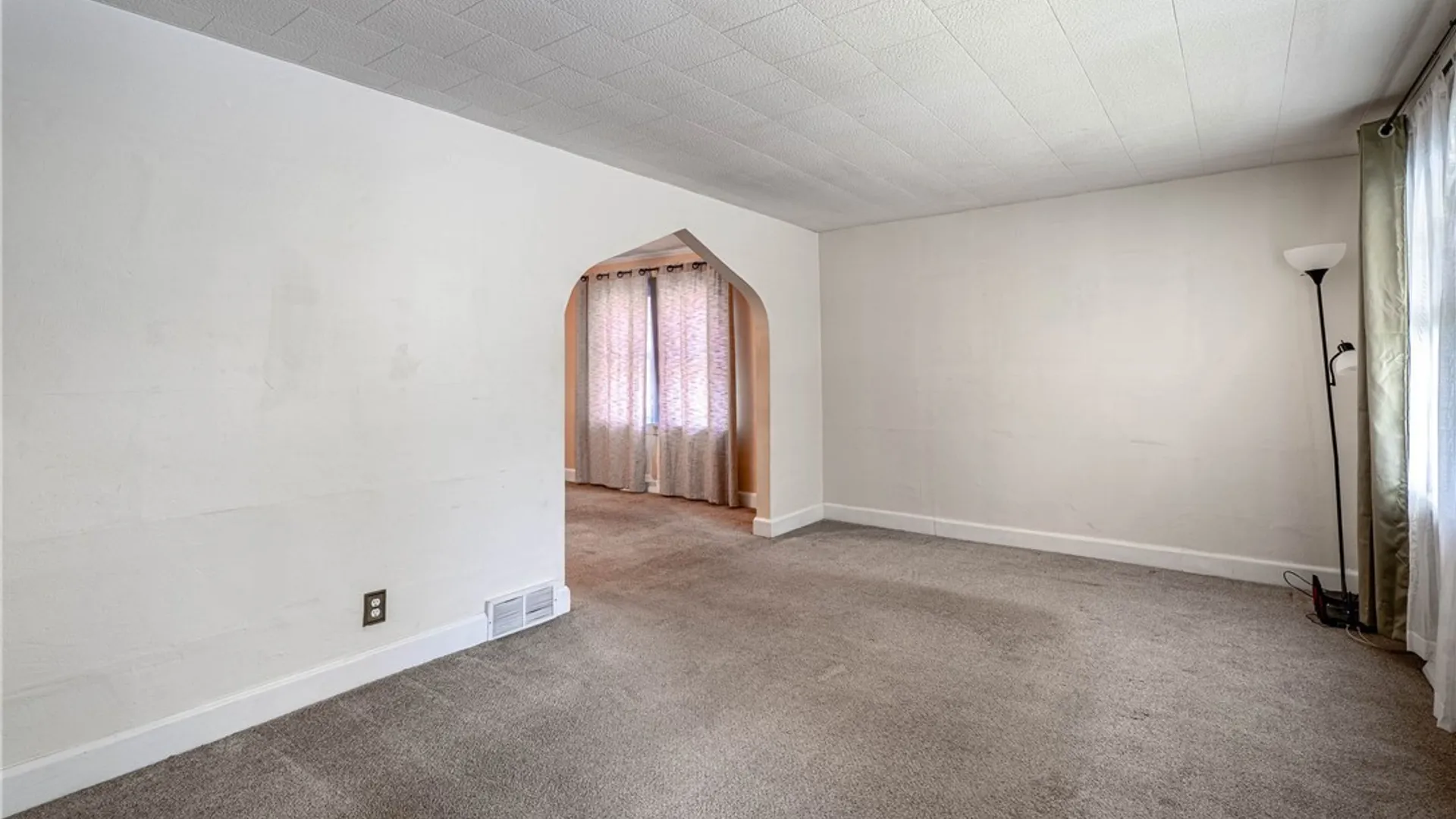 Property at 600 Englewood Avenue, Tonawanda, NY 14223 6