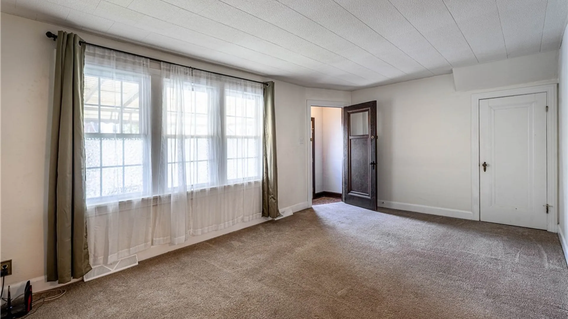 Property at 600 Englewood Avenue, Tonawanda, NY 14223 7
