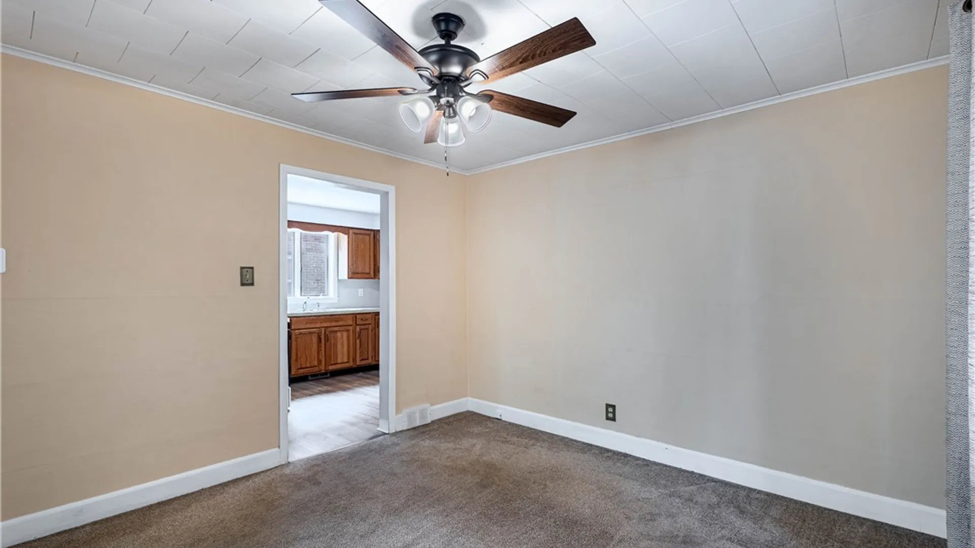Property at 600 Englewood Avenue, Tonawanda, NY 14223 8