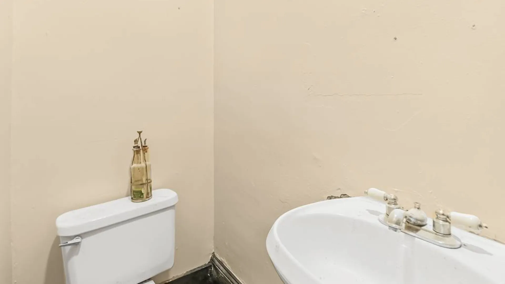 Property at 9 Monument St, Newburgh, NY 12550 8