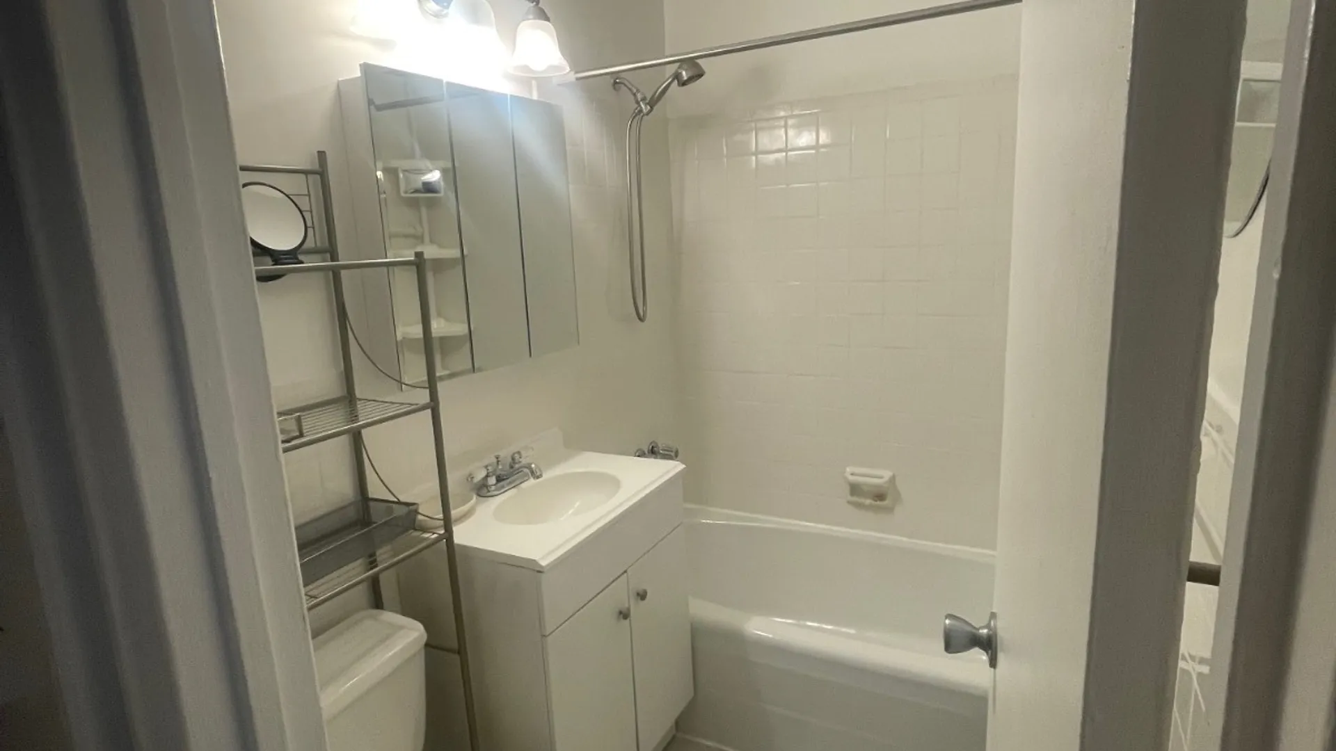 Property at 40 brighton 1 Road, Brooklyn, NY 11235 17