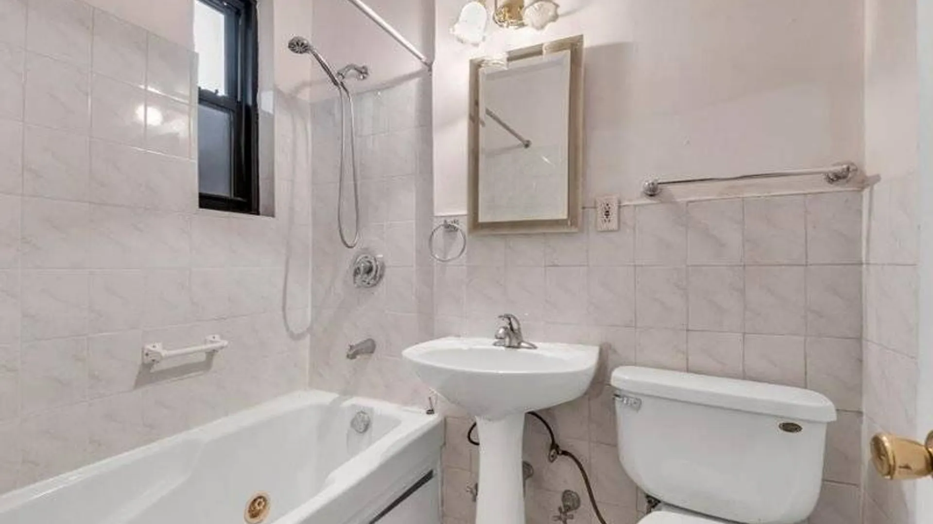 Property at 2 West End Ave, Brooklyn, NY 11235 9