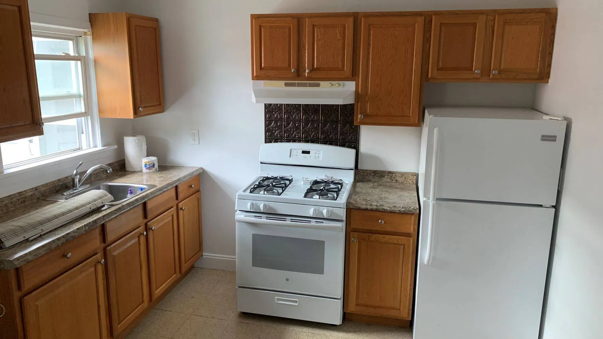 Property at 30 1 st, Glen Cove, NY 11542 6