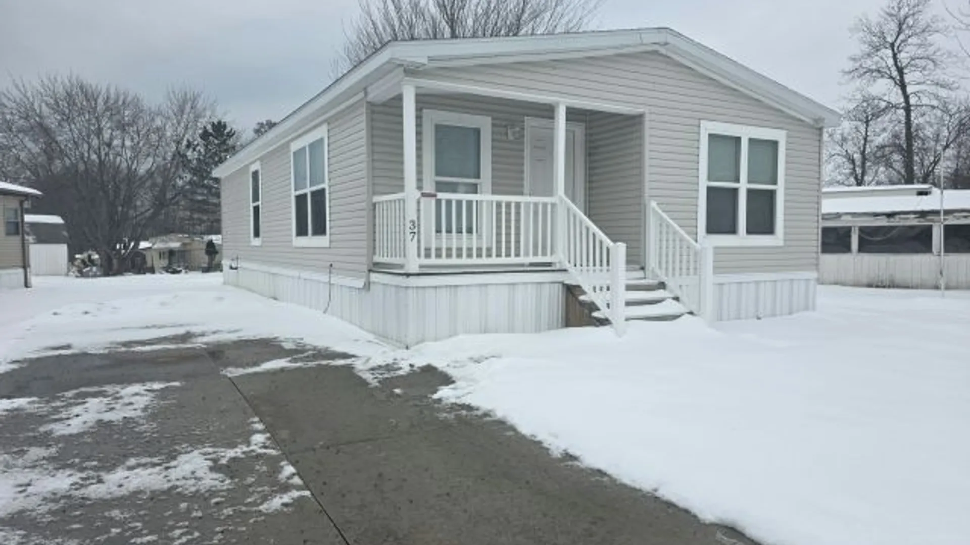 Property at 37 Highridge Parkway, Hamburg, NY 14075 4