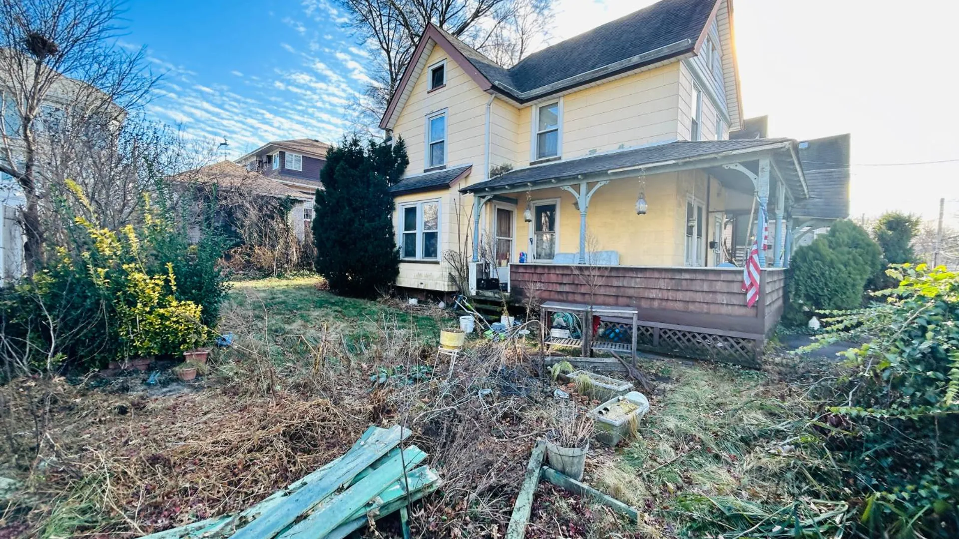 Property at 299 Saint John Ave, Staten Island, NY 10314 3