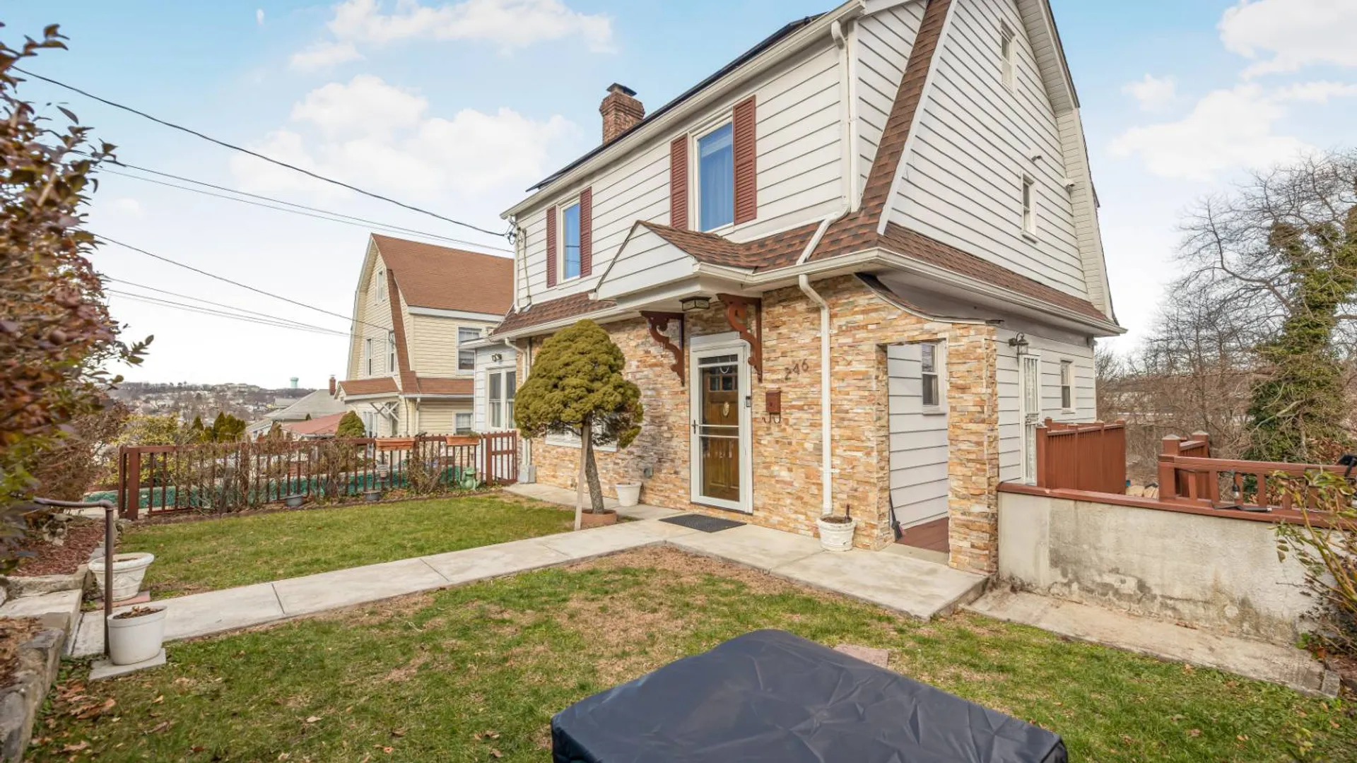Property at 248 Rockne Rd, Yonkers, NY 10701 3