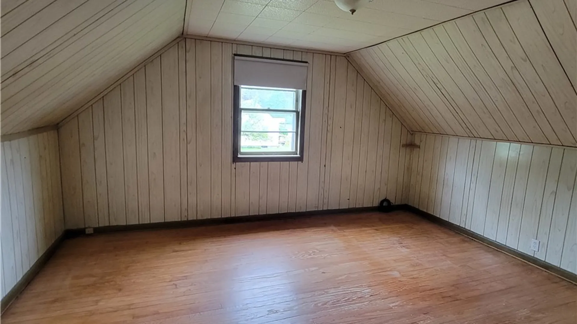 Property at 207 Brooklea Drive, Syracuse, NY 13207 21