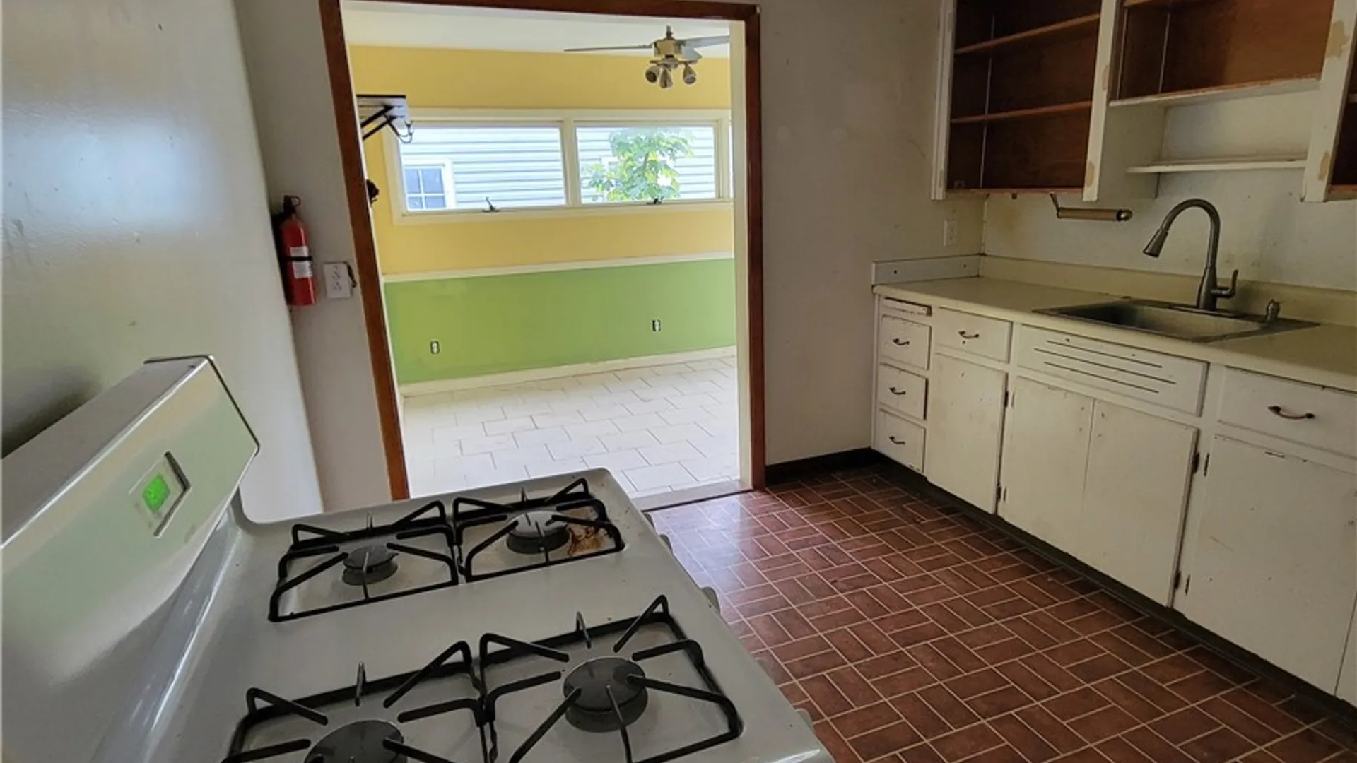 Property at 207 Brooklea Drive, Syracuse, NY 13207 5