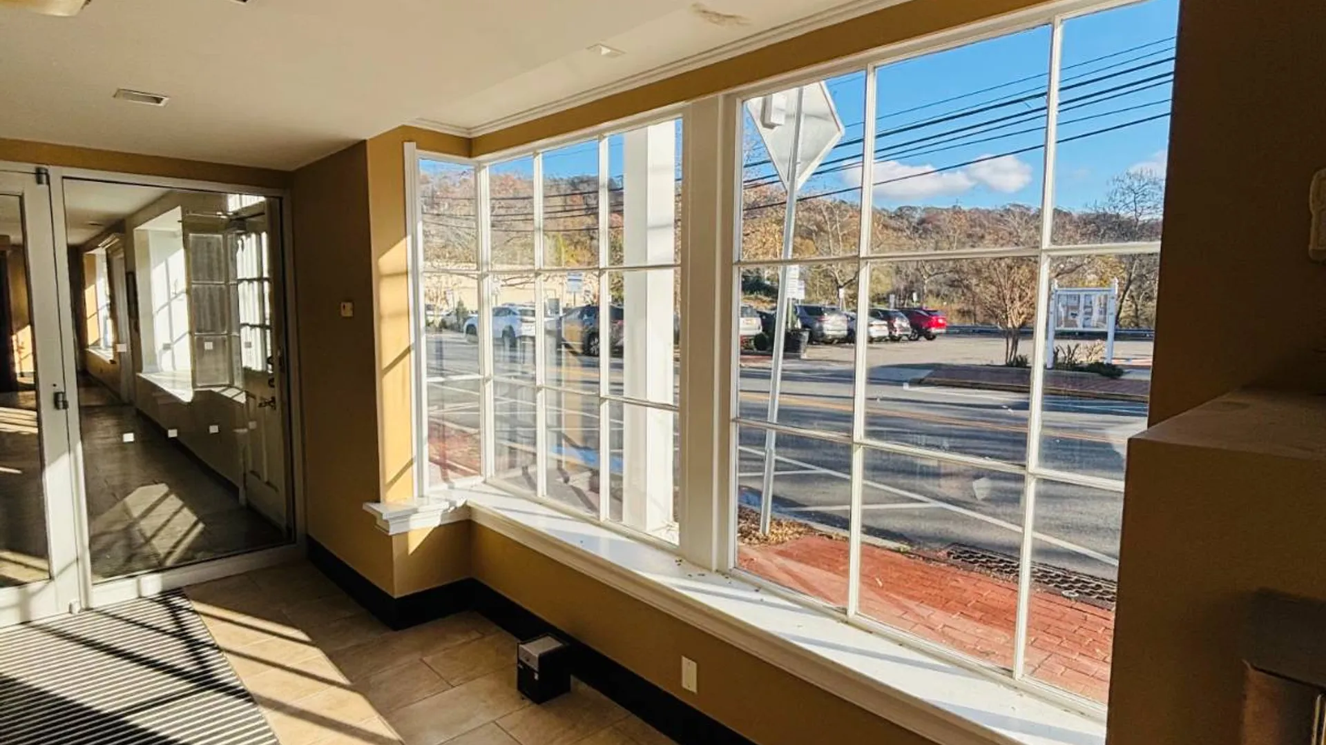 Property at 1345 Old Northern Blvd, Roslyn, NY 11576 5