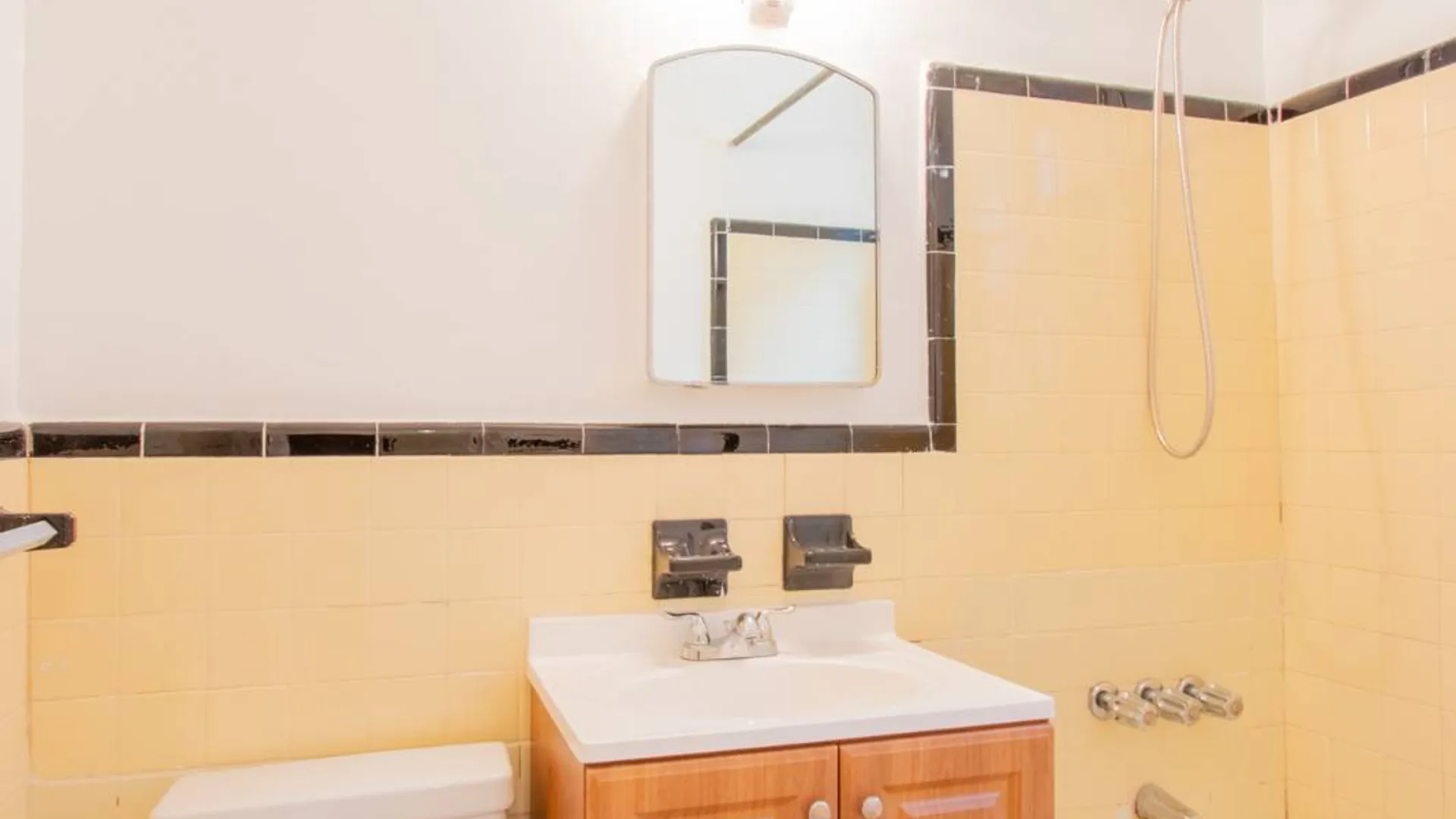 Property at 35 Oliver Street, Brooklyn, NY 11209 10