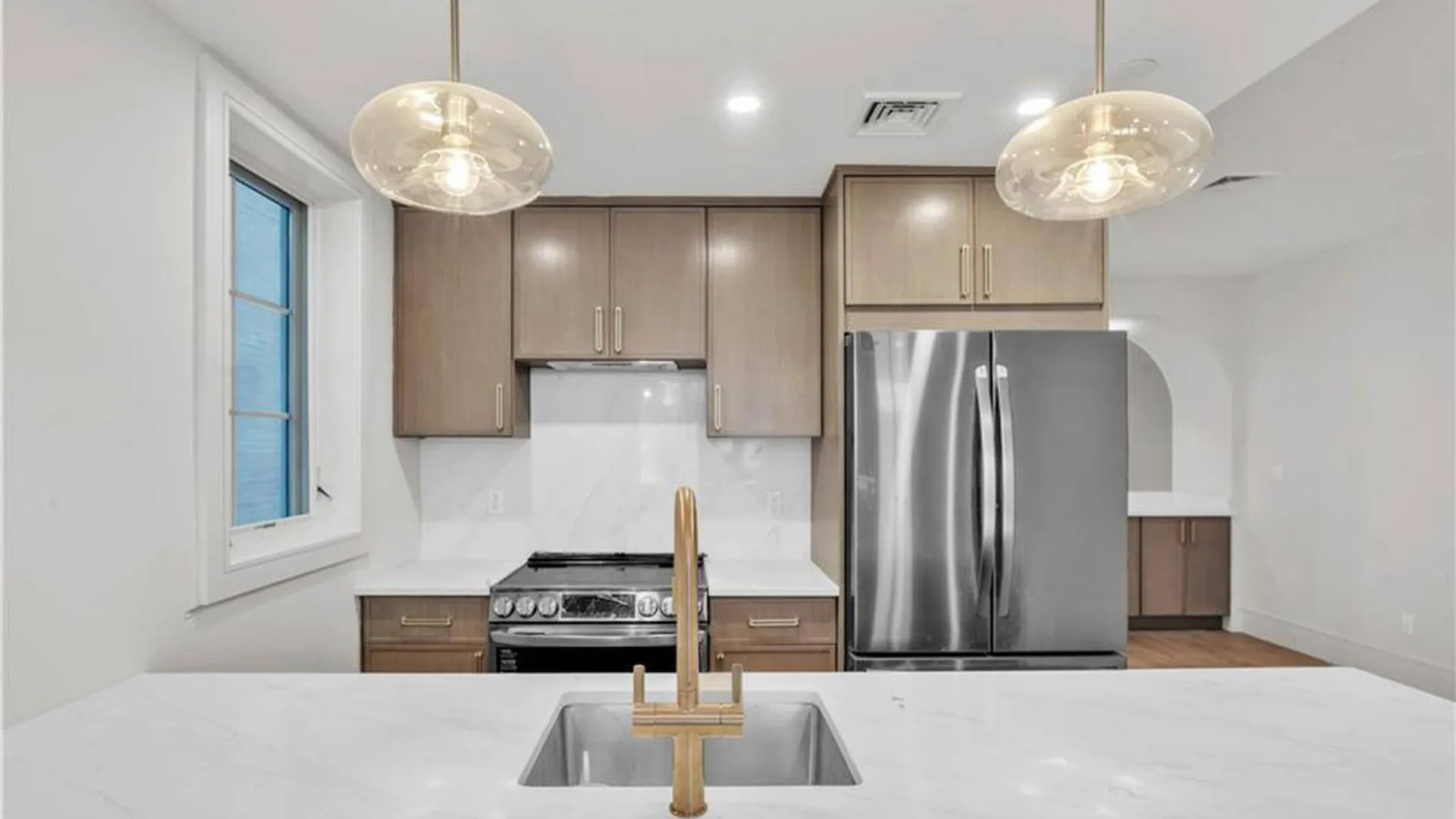 Property at 372 92nd St, Brooklyn, NY 11209 4