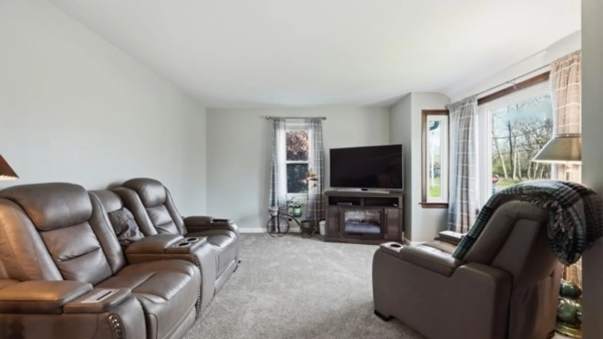 Property at 4340 Seneca Street, West Seneca, NY 14224 11