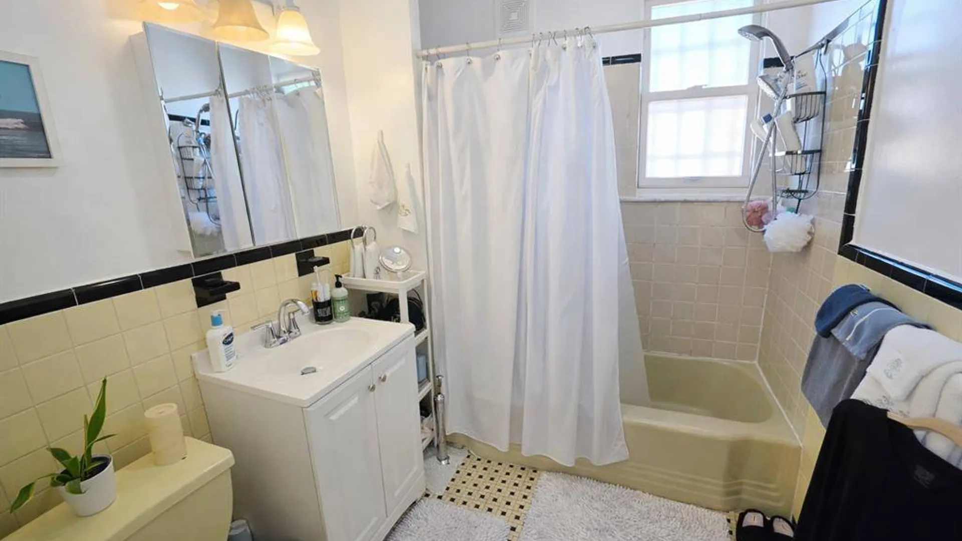 Property at 35-03 24th Ave, Astoria, NY 11103 11