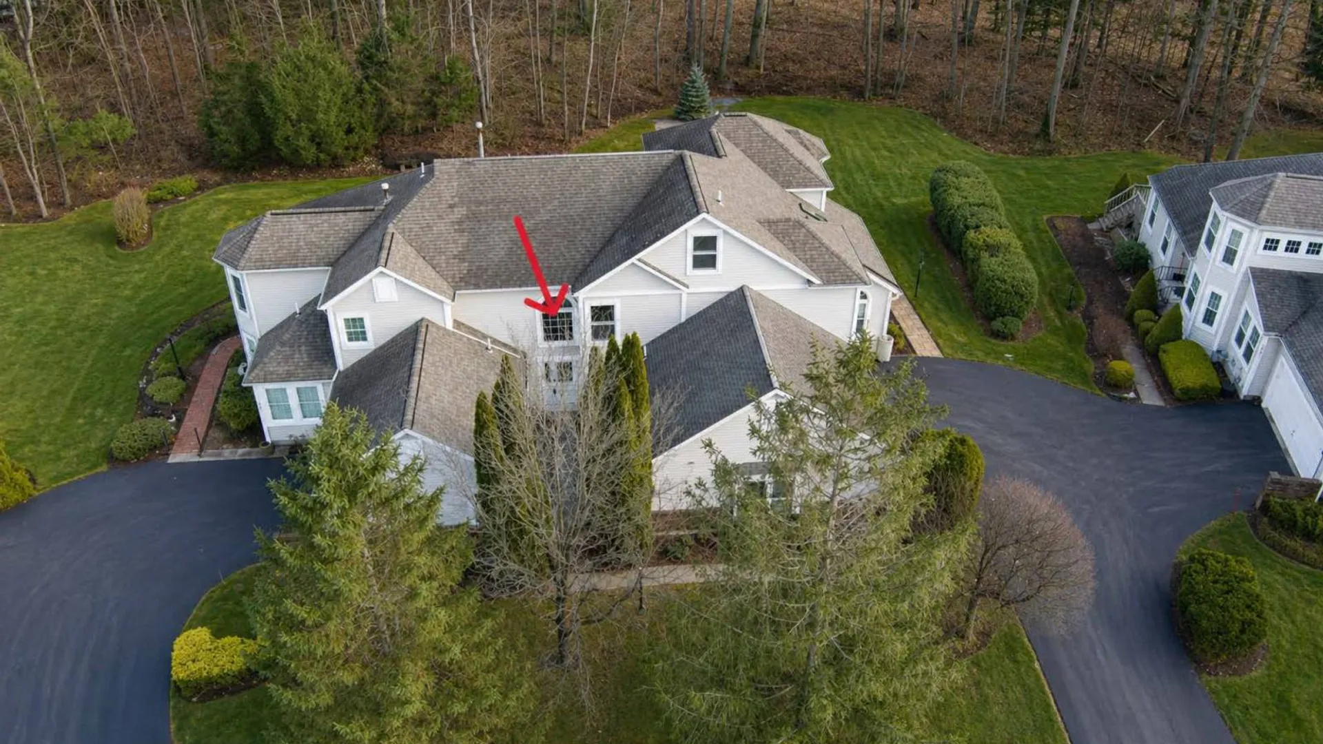 Property at 145 Killarney Dr, Schenectady, NY 12309 2