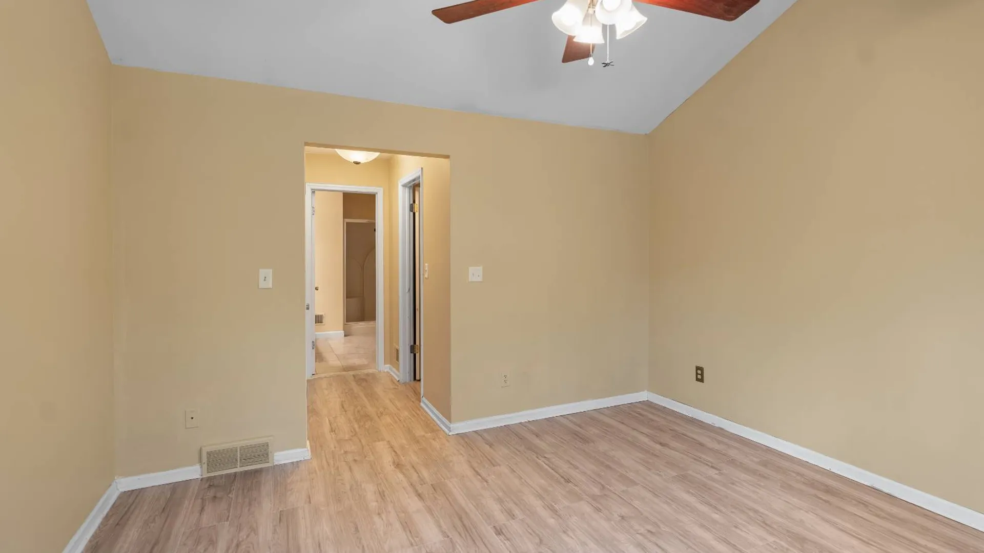 Property at 145 Killarney Dr, Schenectady, NY 12309 26