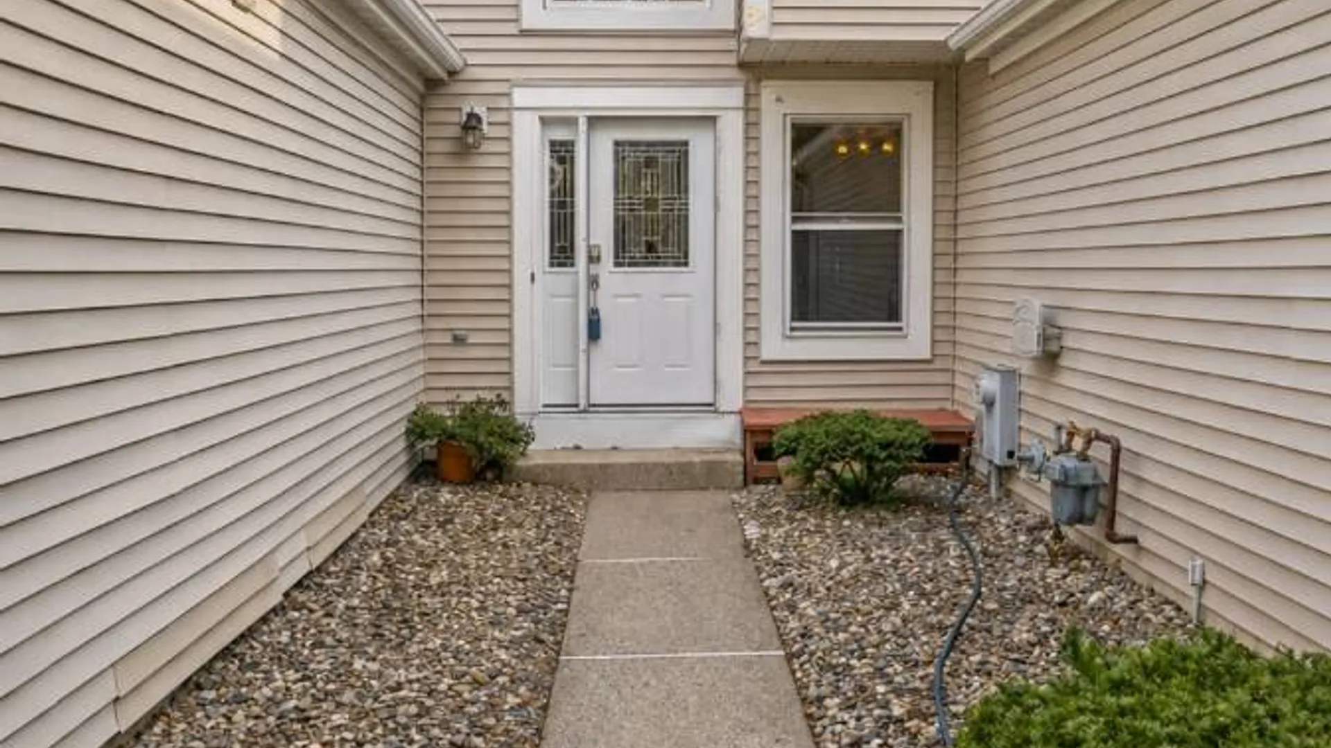 Property at 145 Killarney Dr, Schenectady, NY 12309 3