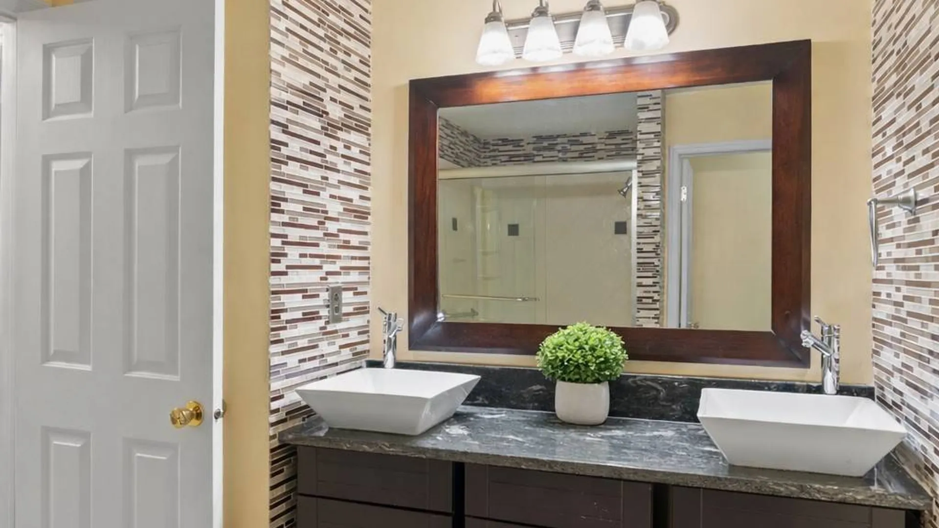 Property at 145 Killarney Dr, Schenectady, NY 12309 32