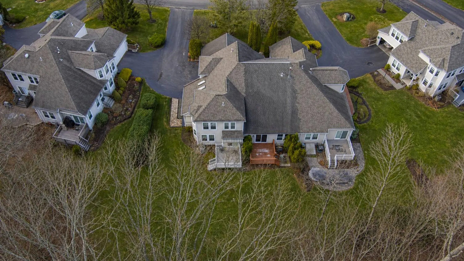 Property at 145 Killarney Dr, Schenectady, NY 12309 57