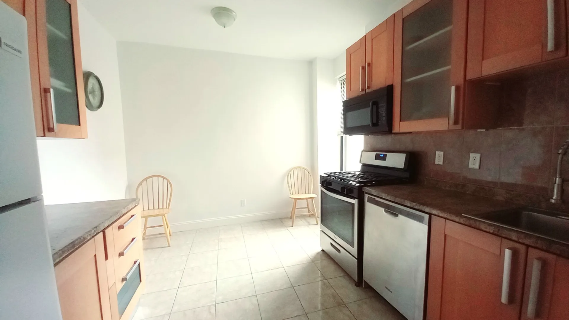 Property at 3039 Ocean parkway, Brooklyn, NY 11235 3
