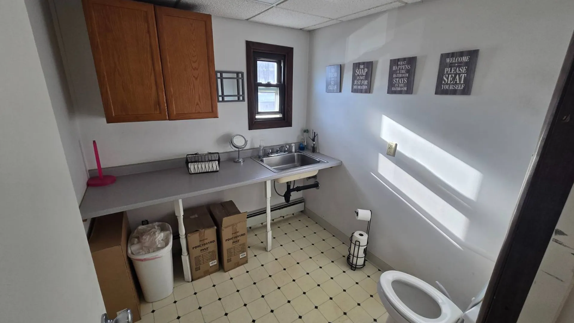 Property at 231 S Plank Rd, Newburgh, NY 12550 8