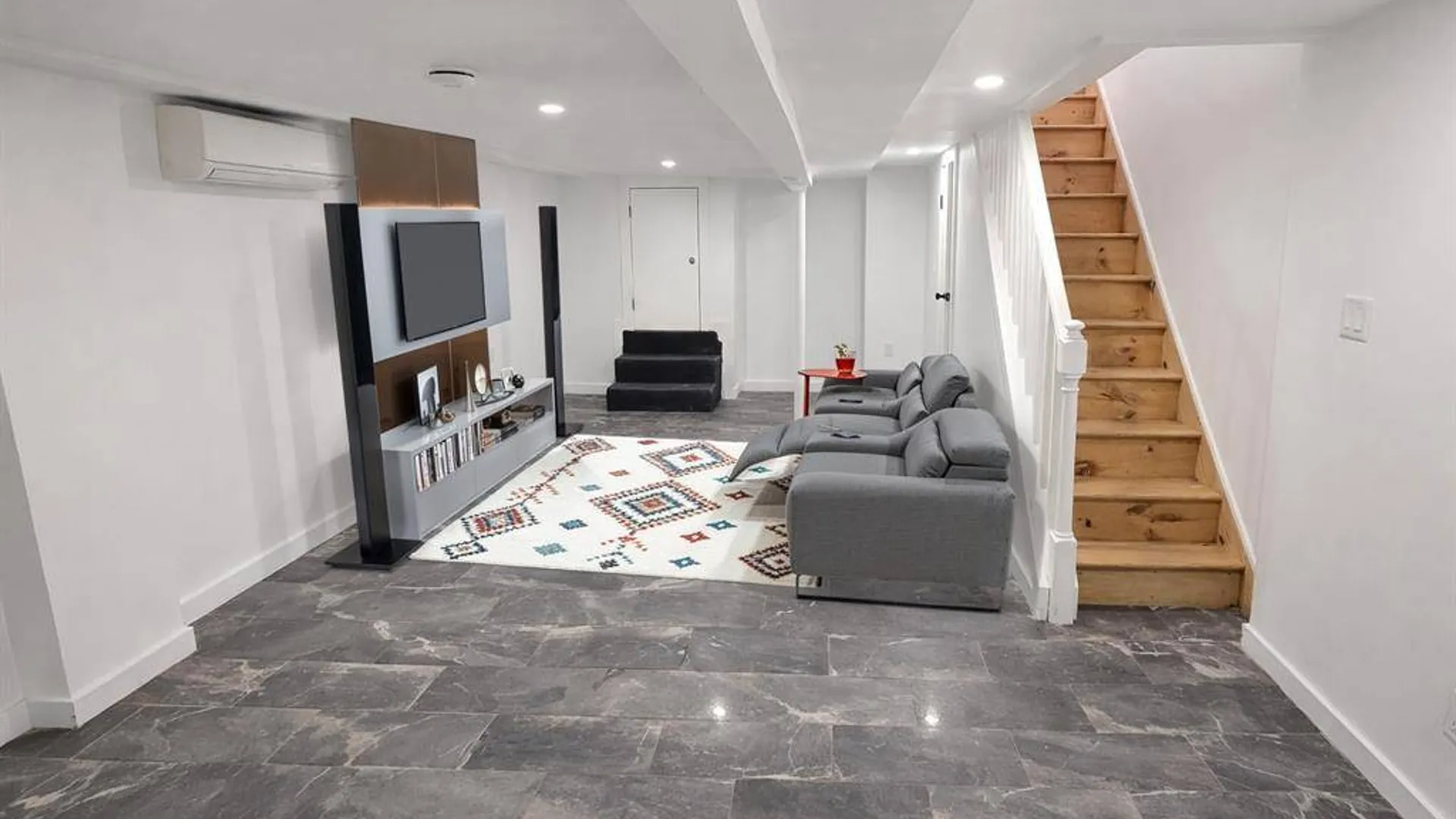 Property at 32 Radde Place, Brooklyn, NY 11233 8