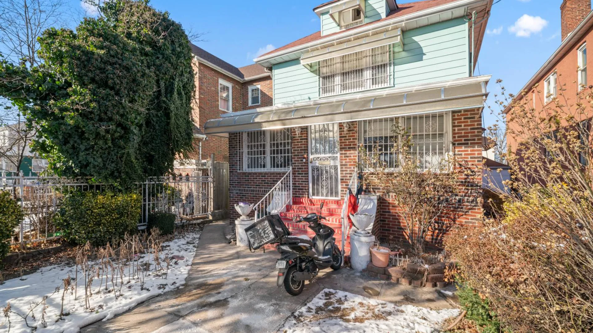 Property at 871 Linden Blvd, Brooklyn, NY 11203 3