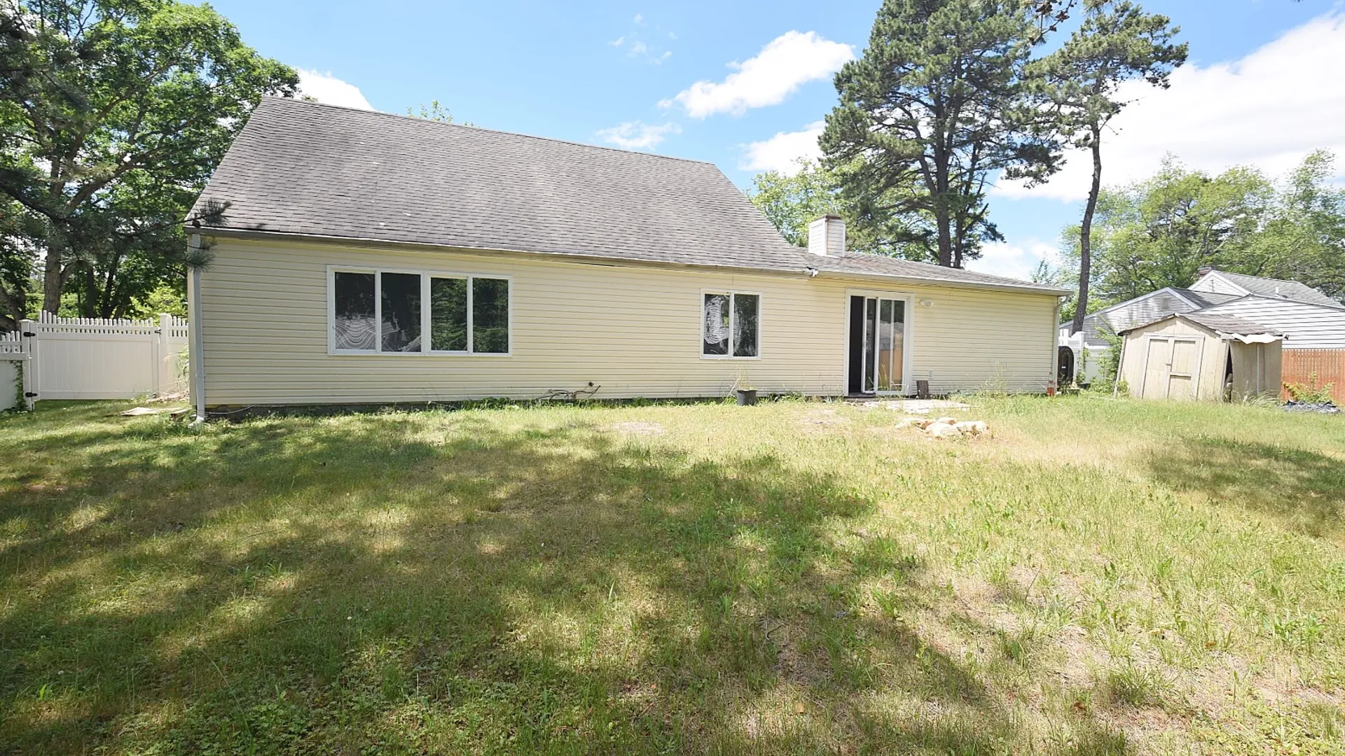 Property at 3 Willow CT, Medford, NY 11763 19