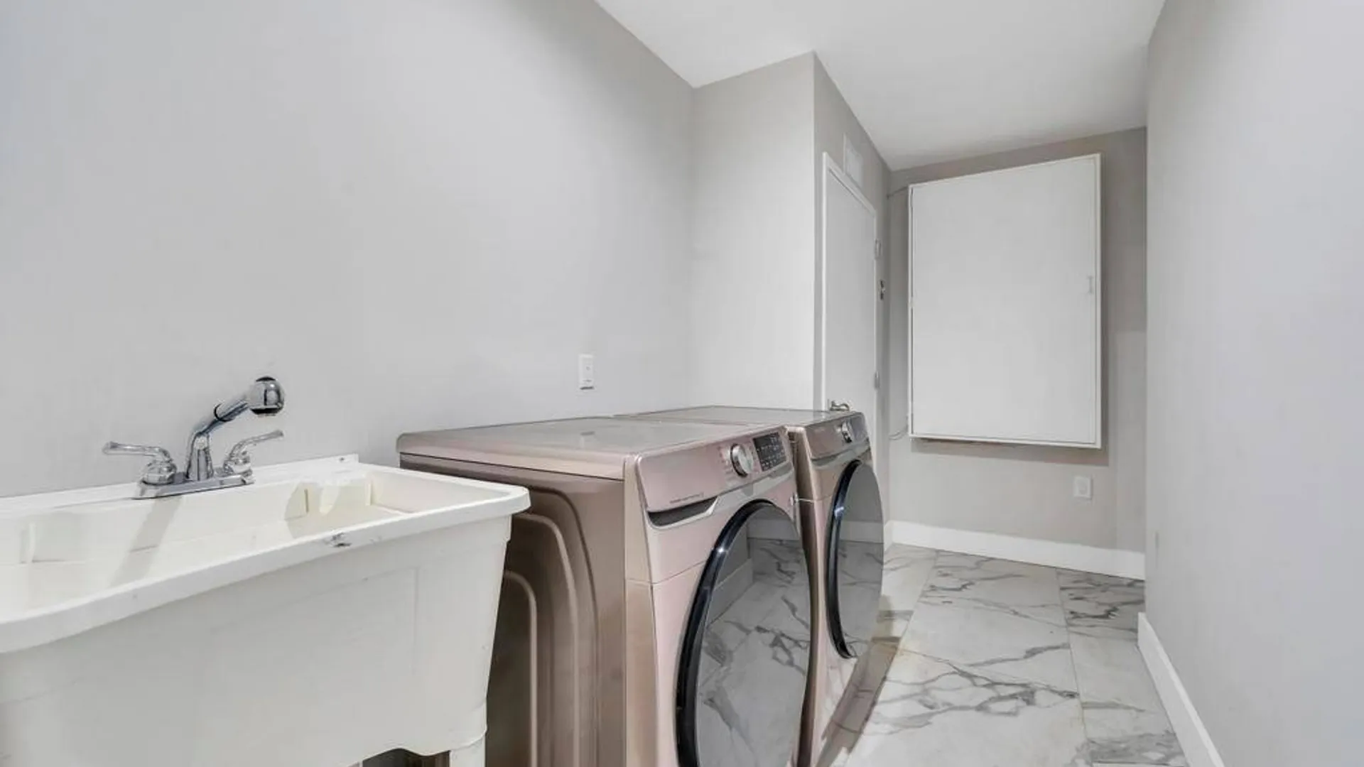 Property at 38-24 56 Street, New York, NY 11377 24