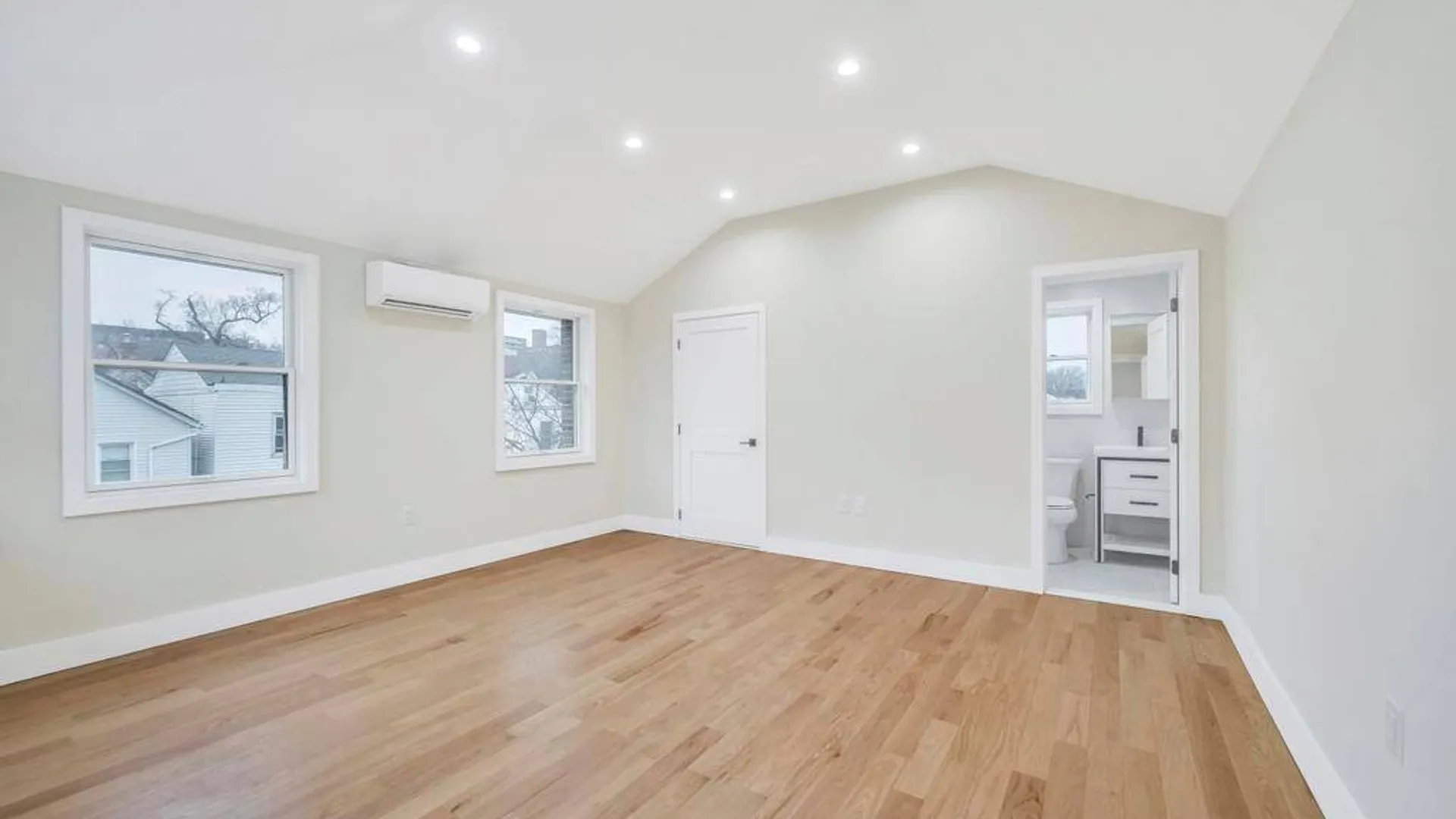 Property at 38-24 56 Street, New York, NY 11377 40