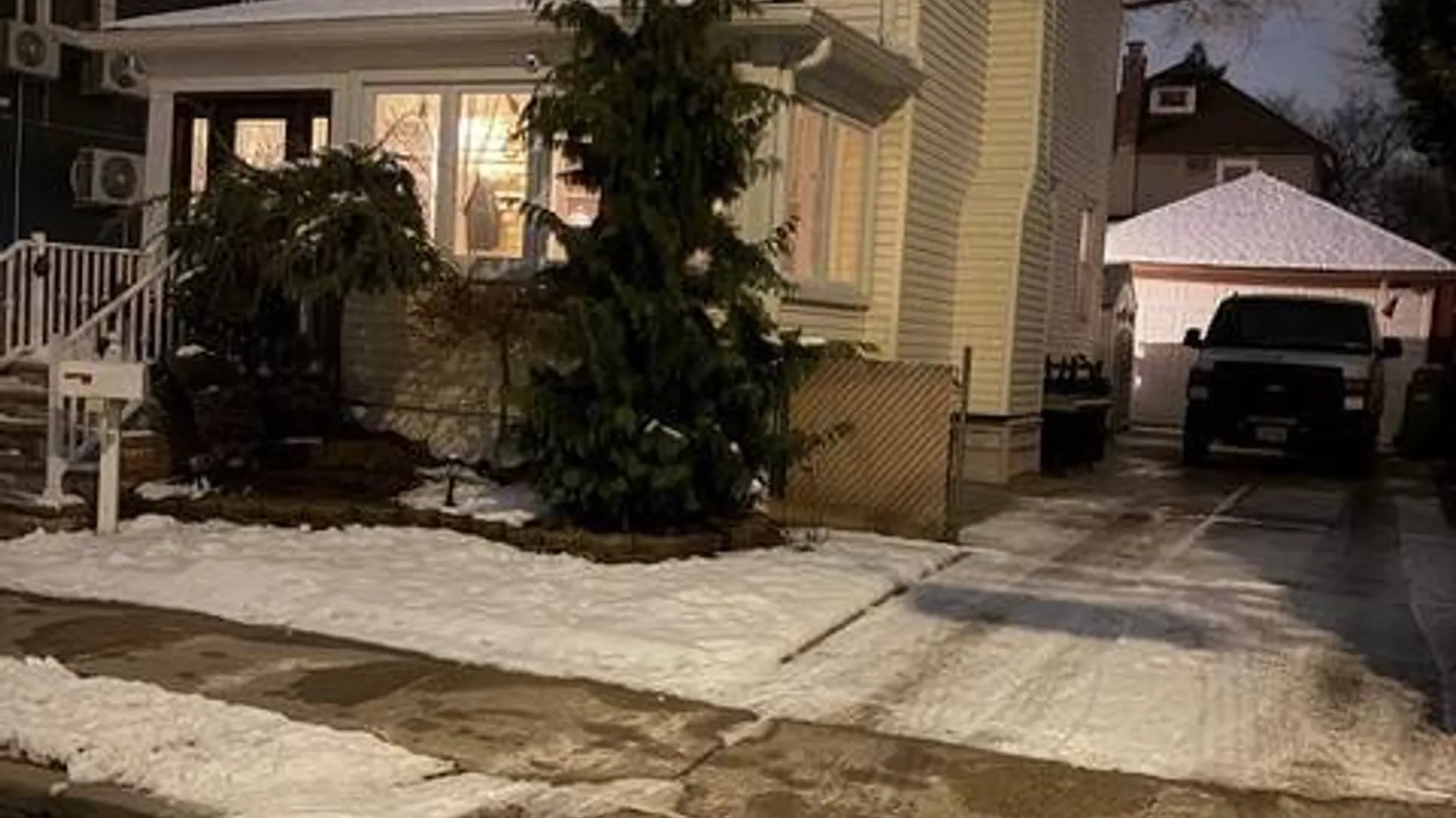 Property at 279 Dickie Ave, Staten Island, NY 10314 2