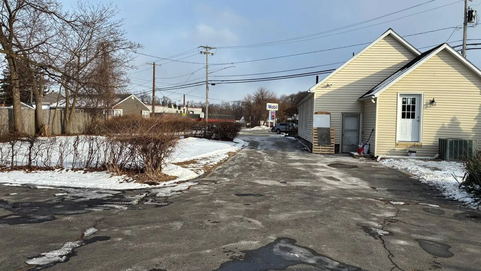 Property at 1221 Altamont Avenue, Schenectady, NY 12303 5