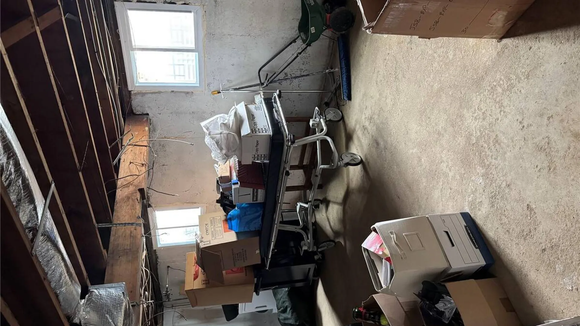 Property at 1 Arrowood Lane Lane, Melville, NY 11747 20