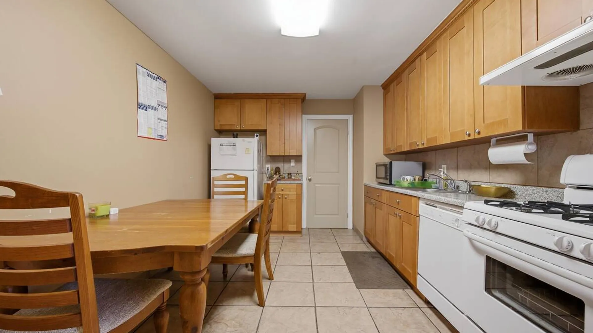 Property at 1 Arrowood Lane Lane, Melville, NY 11747 25
