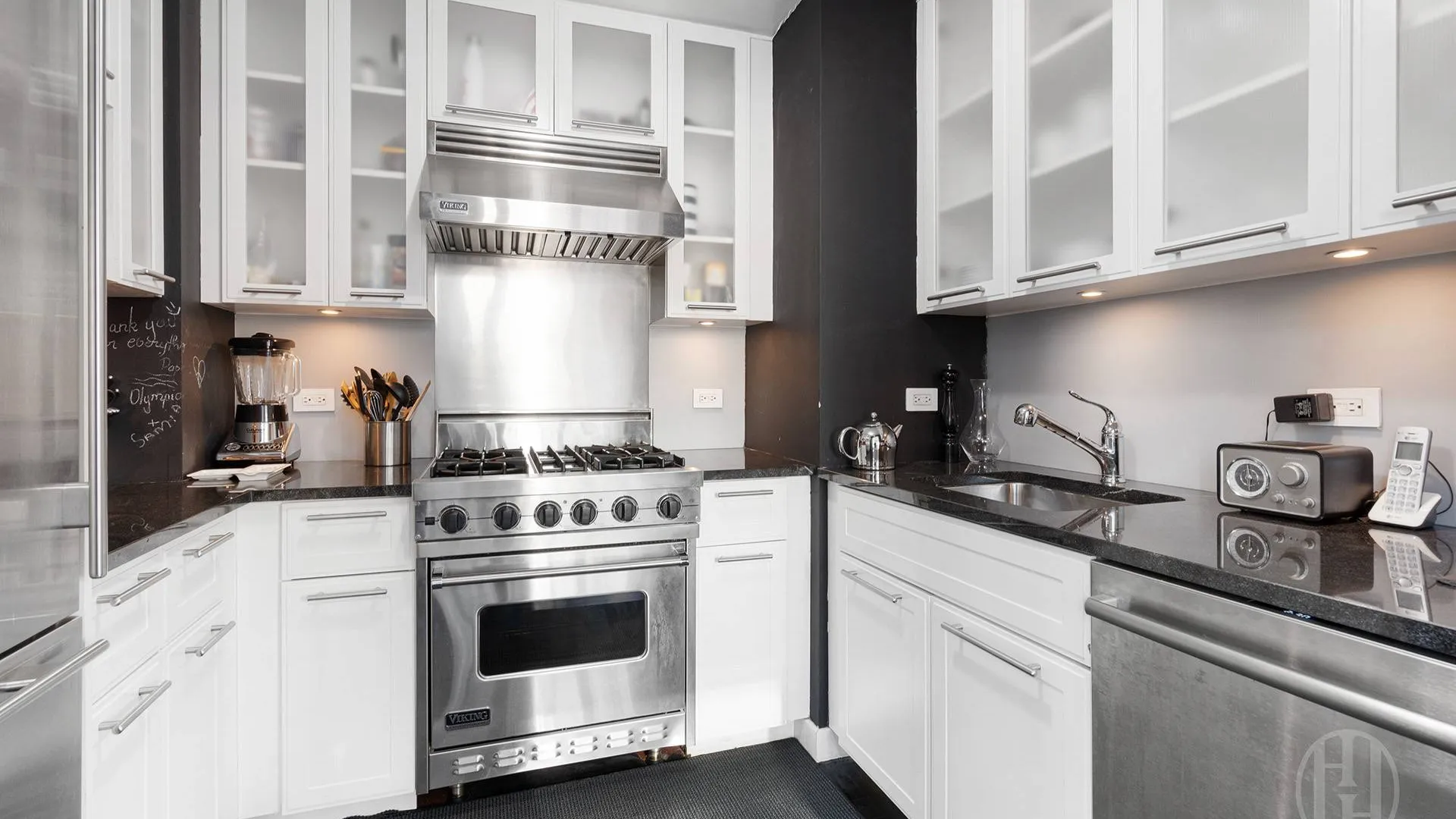 Property at 45 Park Avenue, New York, NY 10016 2