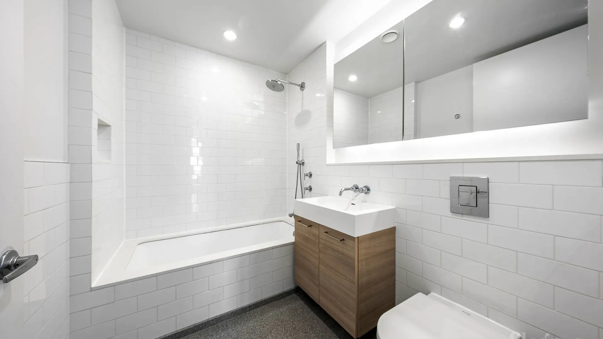 Property at 591 Third Avenue, New York, NY 10016 2