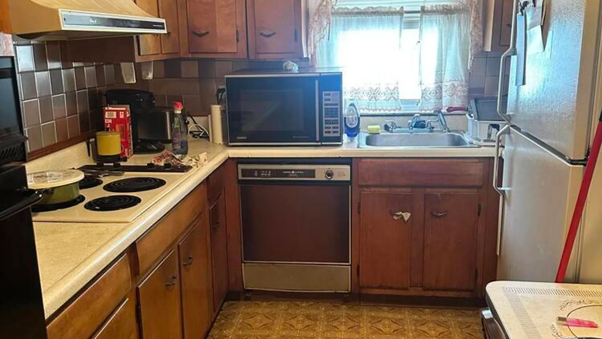 Property at 3307 Woodlawn Avenue, Schenectady, NY 12304 7