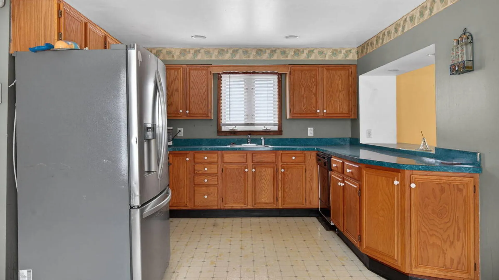 Property at 1644 1st Street, Rensselaer, NY 12144 4