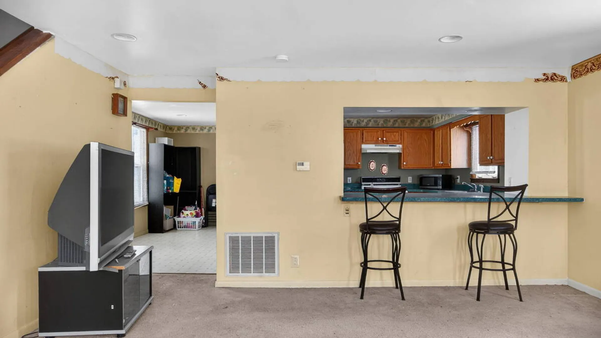 Property at 1644 1st Street, Rensselaer, NY 12144 7